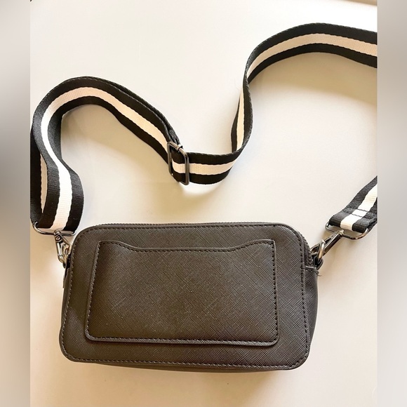 Women's Black Small Crossbody Bag Vegan Leather Purse Block Adjustable Strap - Picture 5 of 10